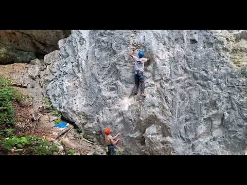 Fluture 7a, Escaladă în Cheile Geogelului