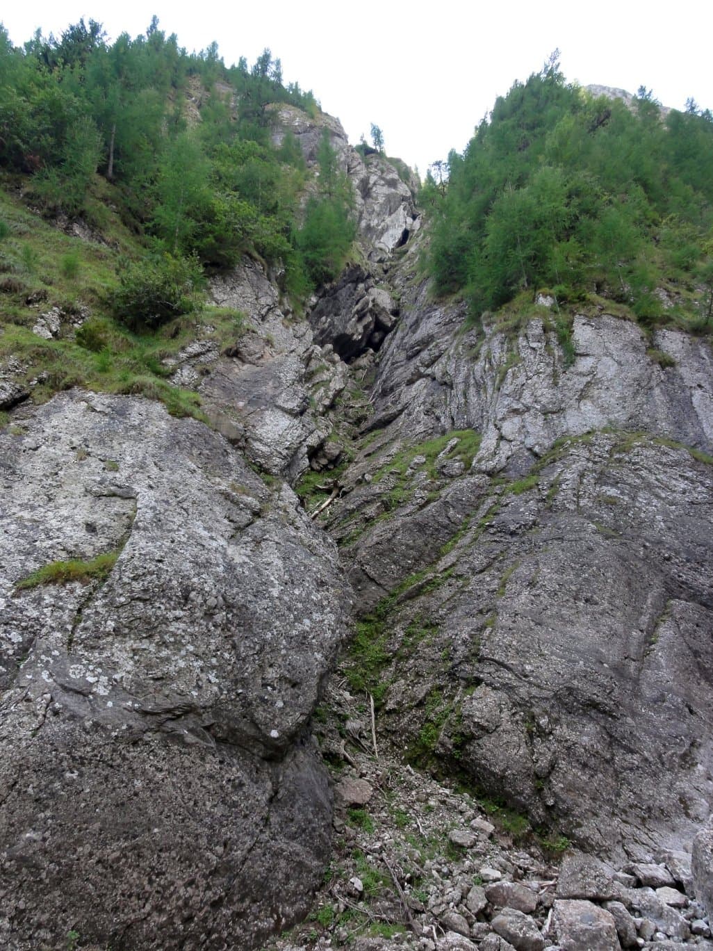Vedere din Valea Mălinului. Sursă foto: Rupi (2016)