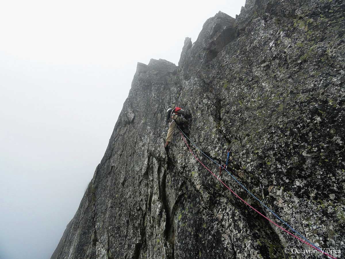 Începutul lungimii 4. Sursă foto: retezatclimbing.ro