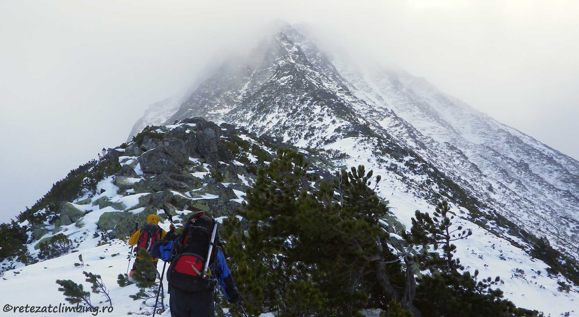Spre vf. Pietrele. Sursă foto: retezatclimbing.ro