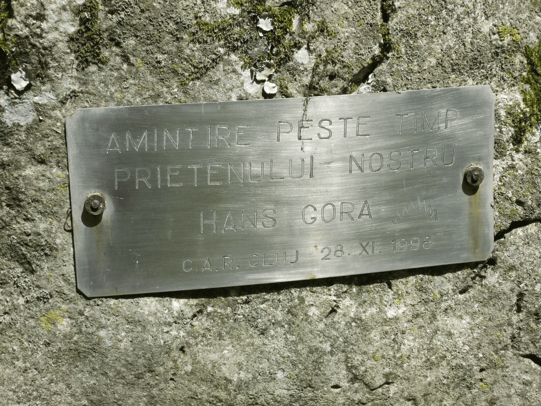 Creasta Memorială Hans Gora