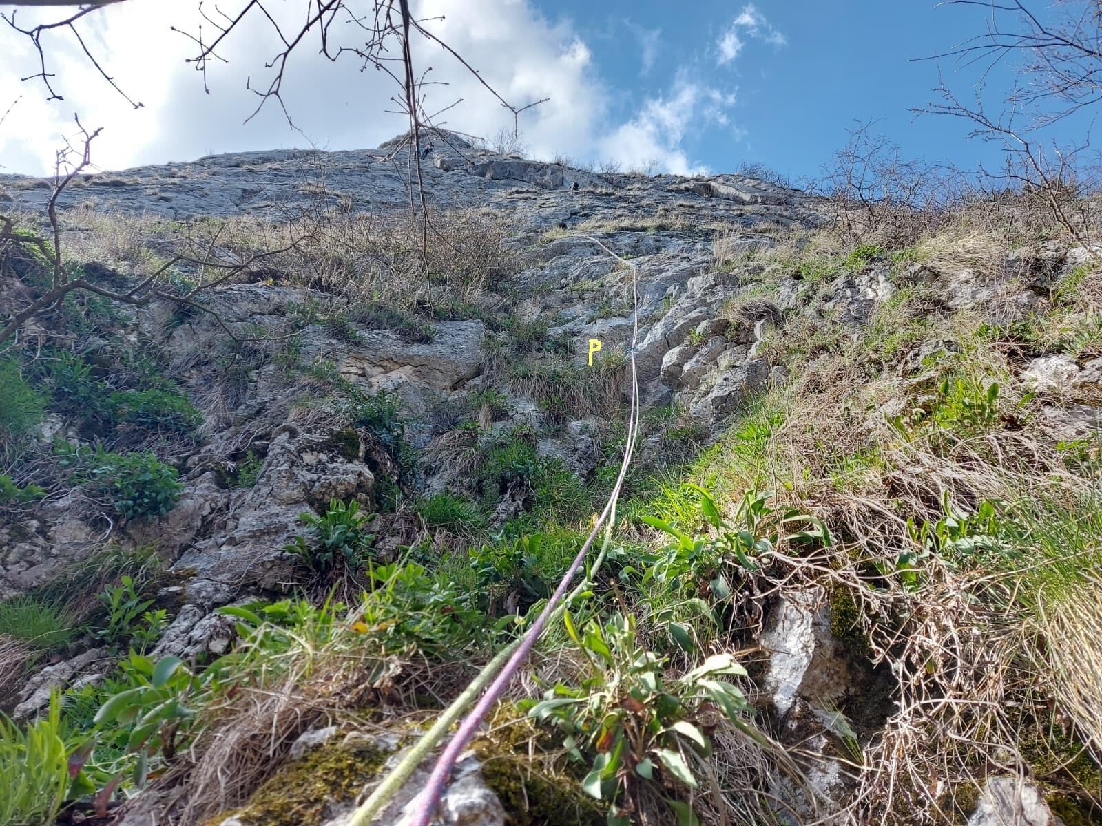 LC1 din traseu cu locația primului piton. Sursă foto: Rupi (04.2026) LC1 din traseu cu locația primului piton. Sursă foto: Rupi (04.2026)